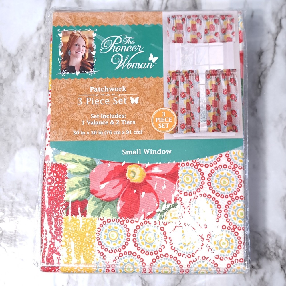 The Pioneer Woman‎ (3) Piece Patchwork Curtain Floral 30" x 36" Valance Set